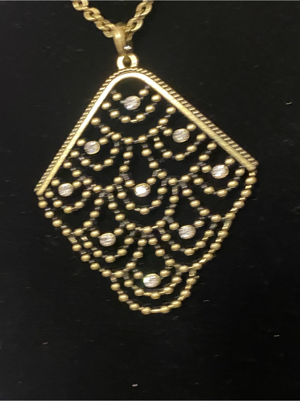 Vintage NOS mark. by Avon Gold Black Mesh Scallop Rhinestone Pendant Necklace - Picture 3 of 13